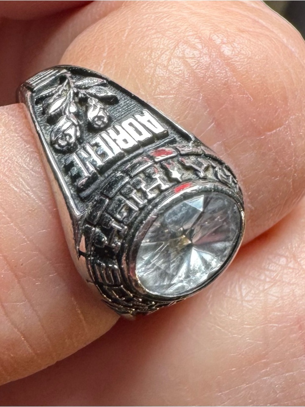 Rookie Men's Silver-Tone Signet Ring with Clear Stone size 6.5
